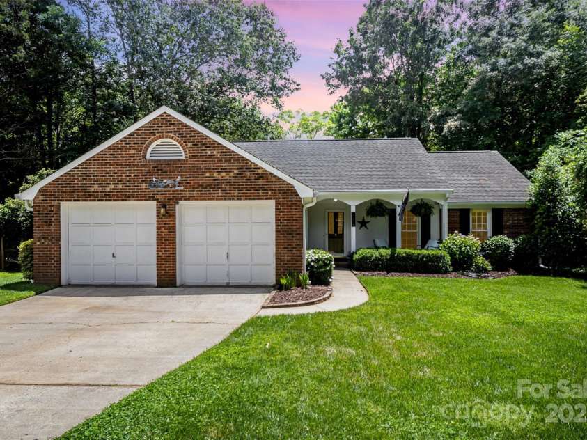 1014 Covewood Court, Charlotte, NC 28270.  MLS# CAR4259103, YatesRealty ID 13748. Front of home