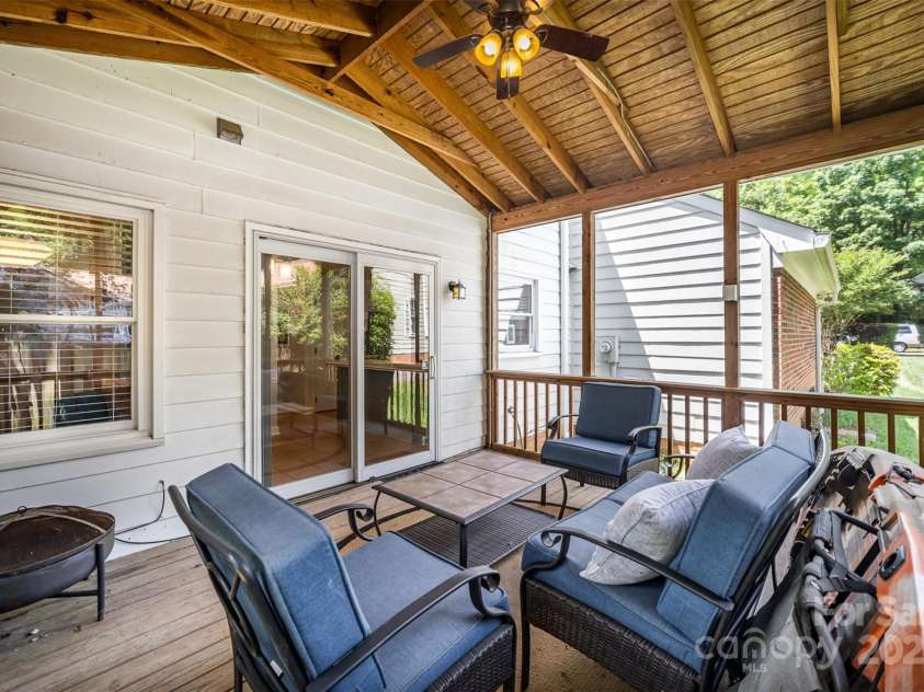 1014 Covewood Court, Charlotte, NC 28270.  MLS# CAR4259103, YatesRealty ID 13748. Side Screened porch