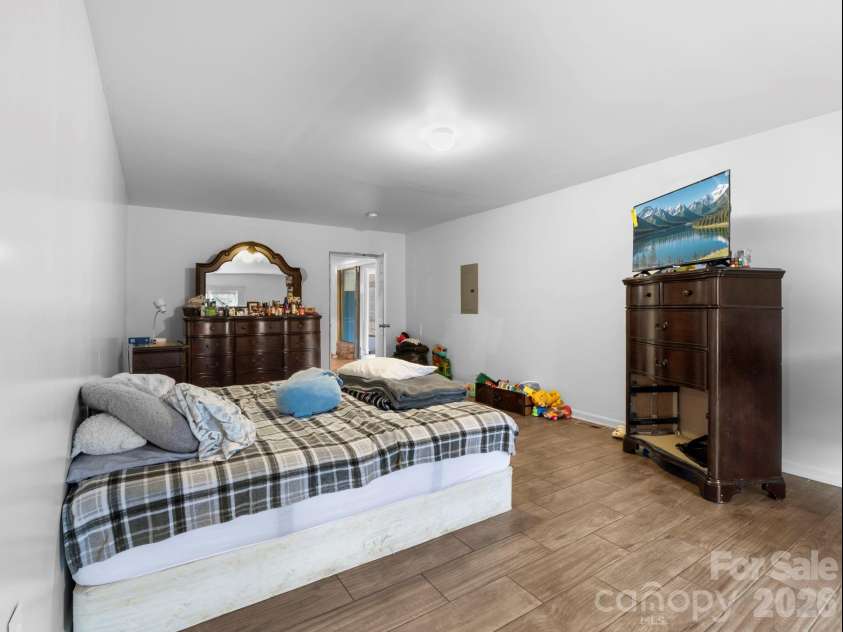 166 Fleece Lane, Mooresboro, NC 28114.  MLS# CAR4354679, YatesRealty ID 13748. 