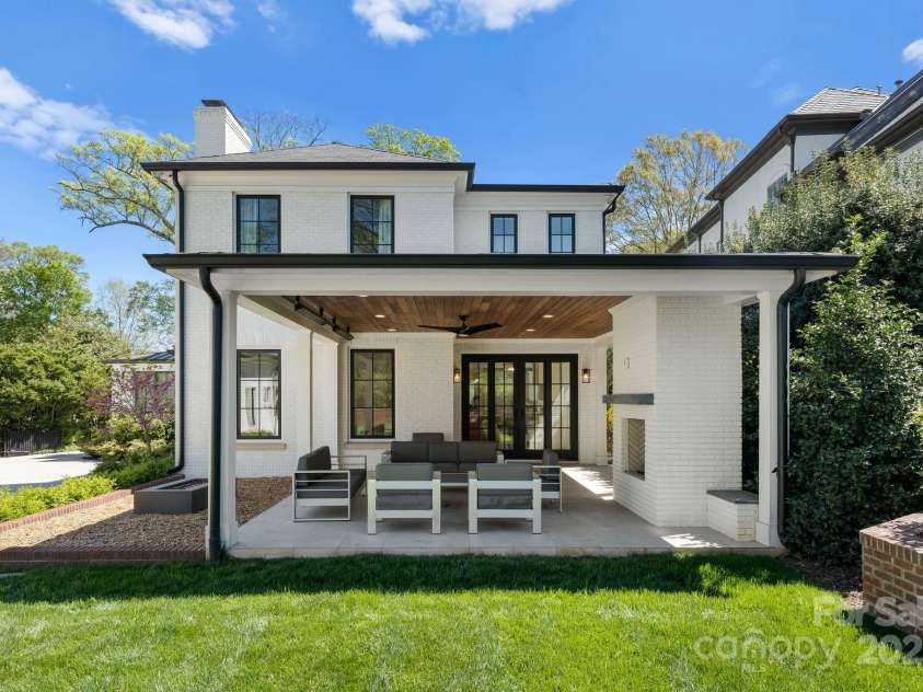 1446 Queens Road, Charlotte, NC 28207.  MLS# CAR4186575, YatesRealty ID 1375. Covered Porch