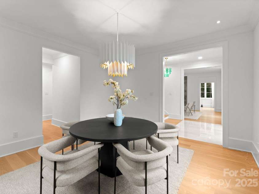 1446 Queens Road, Charlotte, NC 28207.  MLS# CAR4186575, YatesRealty ID 1375. Dining room
