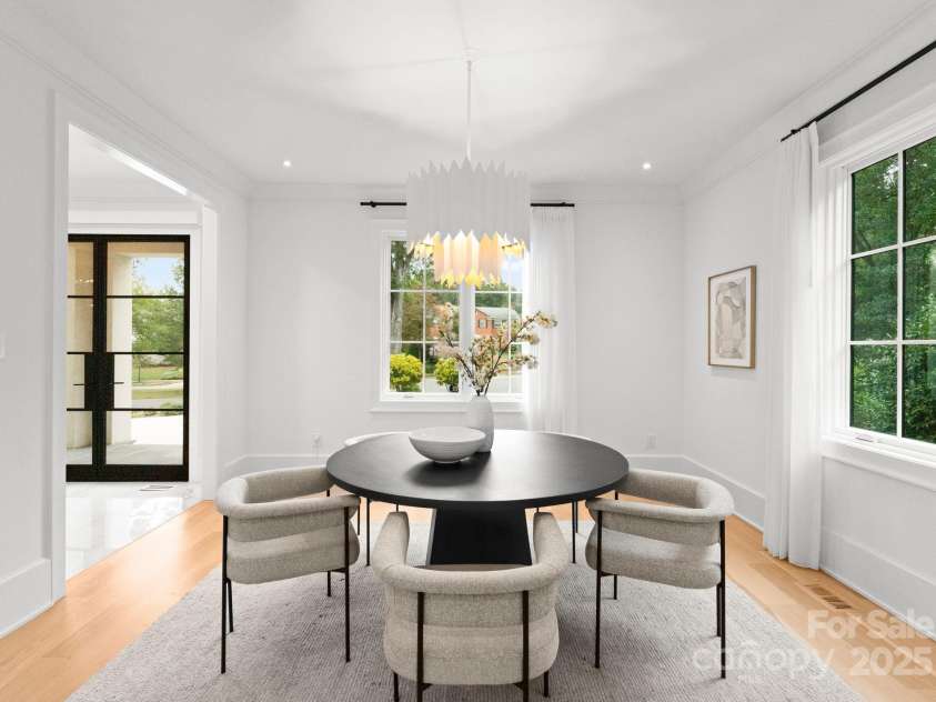 1446 Queens Road, Charlotte, NC 28207.  MLS# CAR4186575, YatesRealty ID 1375. Dining room