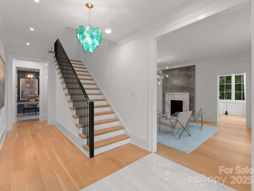 1446 Queens Road, Charlotte, NC 28207.  MLS# CAR4186575, YatesRealty ID 1375. Foyer
