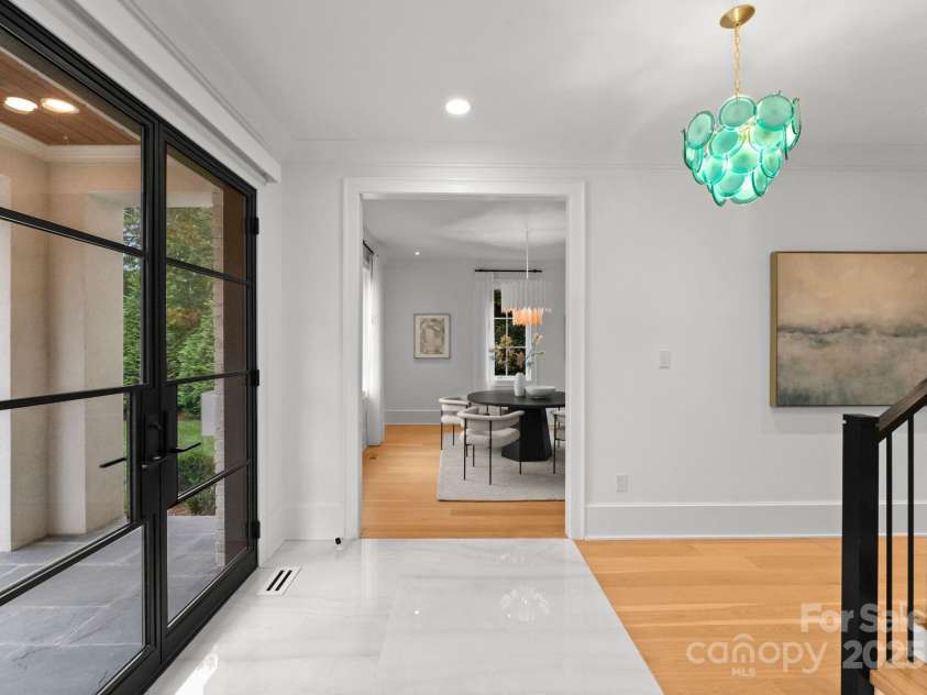 1446 Queens Road, Charlotte, NC 28207.  MLS# CAR4186575, YatesRealty ID 1375. Foyer