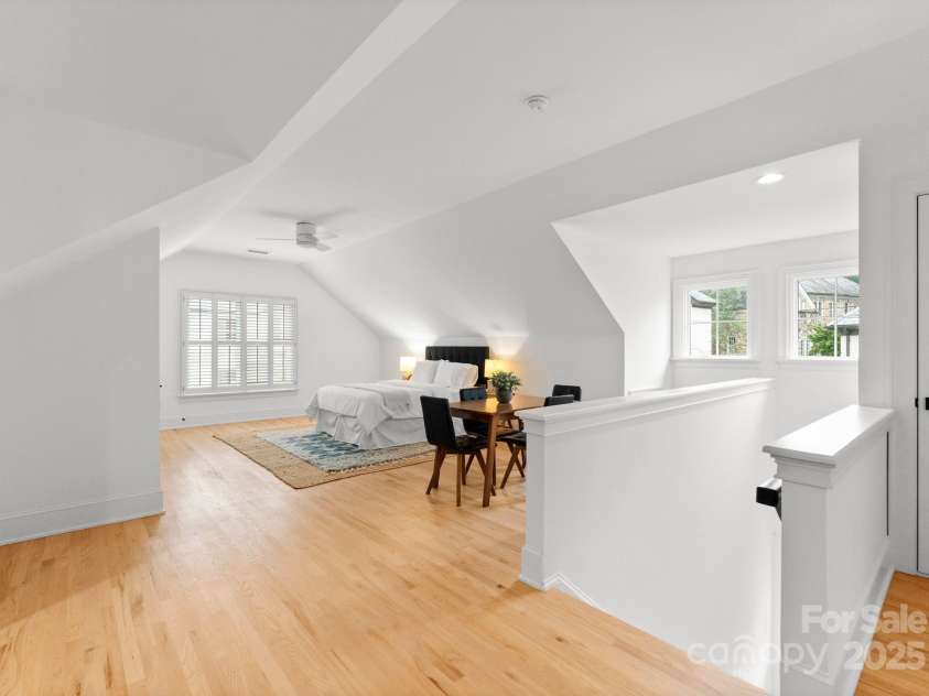 1446 Queens Road, Charlotte, NC 28207.  MLS# CAR4186575, YatesRealty ID 1375. Guest suite above garage