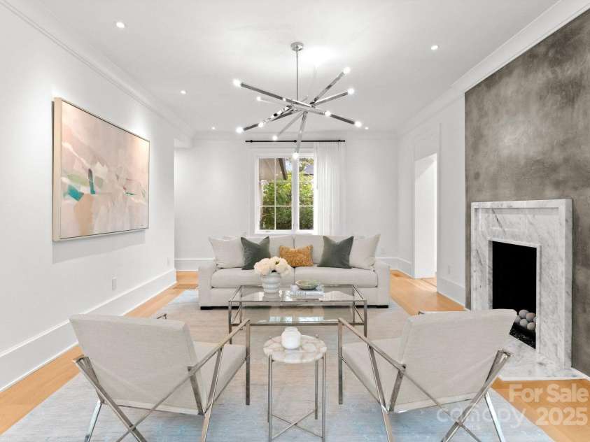 1446 Queens Road, Charlotte, NC 28207.  MLS# CAR4186575, YatesRealty ID 1375. Living room