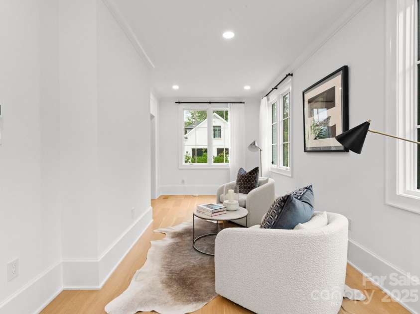 1446 Queens Road, Charlotte, NC 28207.  MLS# CAR4186575, YatesRealty ID 1375. Sunroom