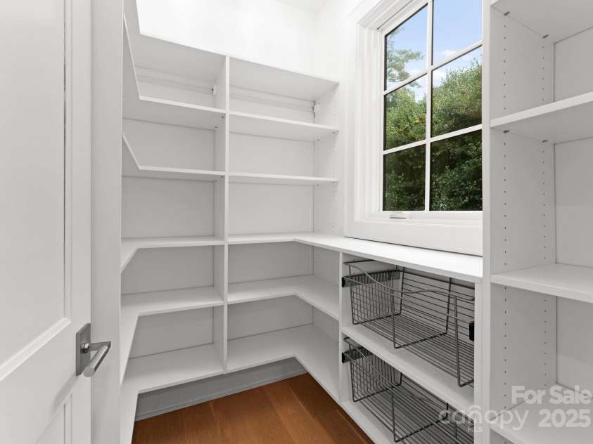 1446 Queens Road, Charlotte, NC 28207.  MLS# CAR4186575, YatesRealty ID 1375. Walk-in pantry