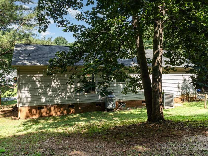 394 Link Drive, Iron Station, NC 28080.  MLS# CAR4274866, YatesRealty ID 13750. 