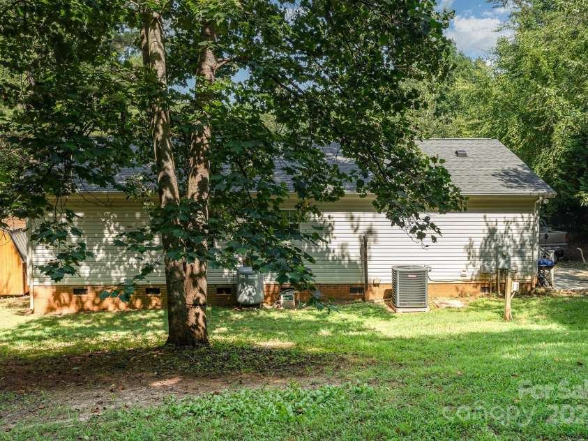394 Link Drive, Iron Station, NC 28080.  MLS# CAR4274866, YatesRealty ID 13750. 