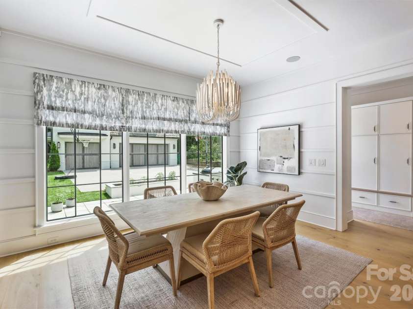 1931 Shoreham Drive, Charlotte, NC 28211.  MLS# CAR4369761, YatesRealty ID 13751. Breakfast Room 