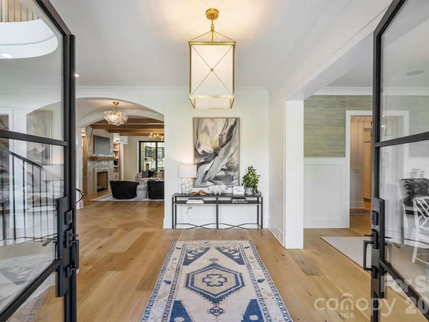 1931 Shoreham Drive, Charlotte, NC 28211.  MLS# CAR4369761, YatesRealty ID 13751. Foyer 