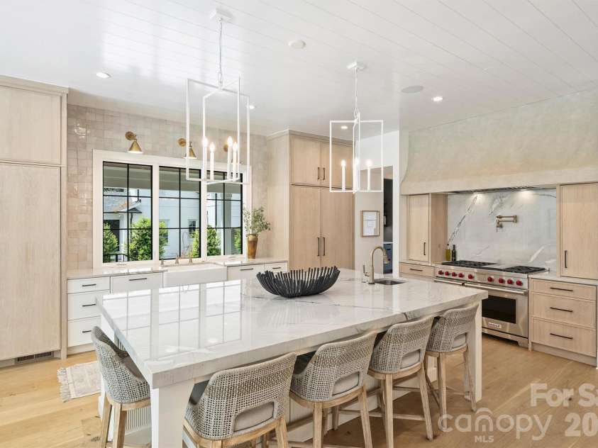 1931 Shoreham Drive, Charlotte, NC 28211.  MLS# CAR4369761, YatesRealty ID 13751. Kitchen 