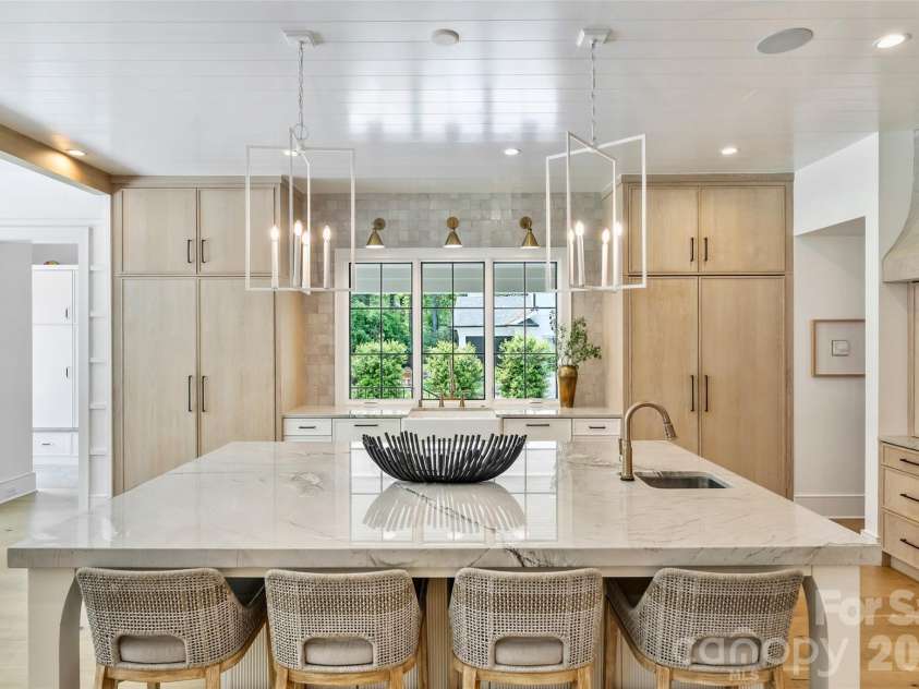 1931 Shoreham Drive, Charlotte, NC 28211.  MLS# CAR4369761, YatesRealty ID 13751. Kitchen 