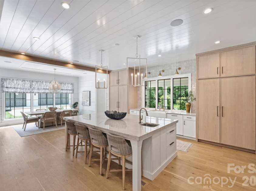 1931 Shoreham Drive, Charlotte, NC 28211.  MLS# CAR4369761, YatesRealty ID 13751. Kitchen 