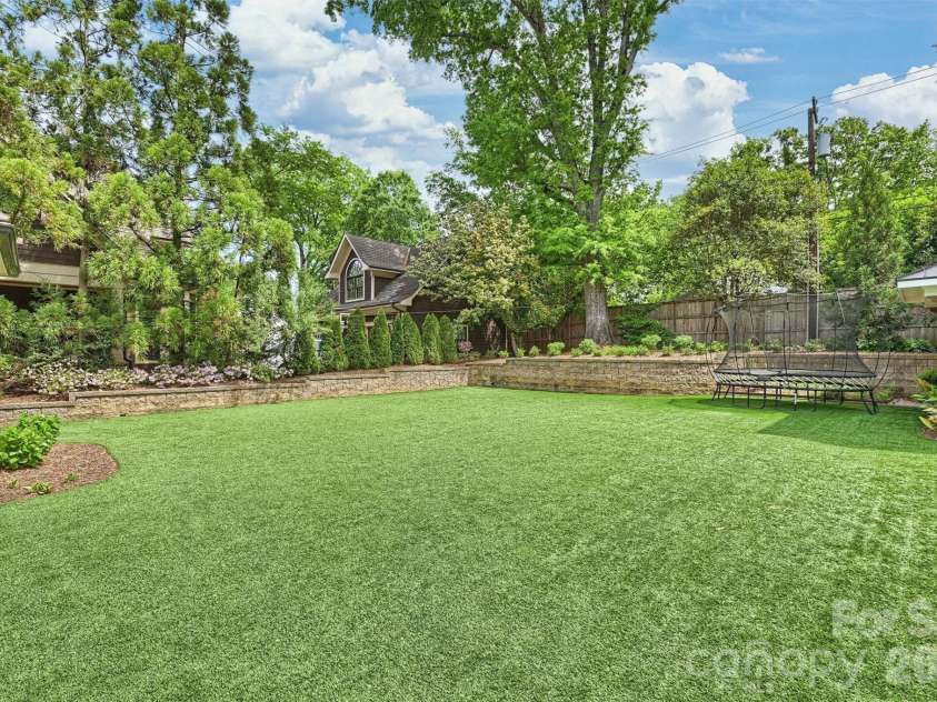 1931 Shoreham Drive, Charlotte, NC 28211.  MLS# CAR4369761, YatesRealty ID 13751. Rear Yard 