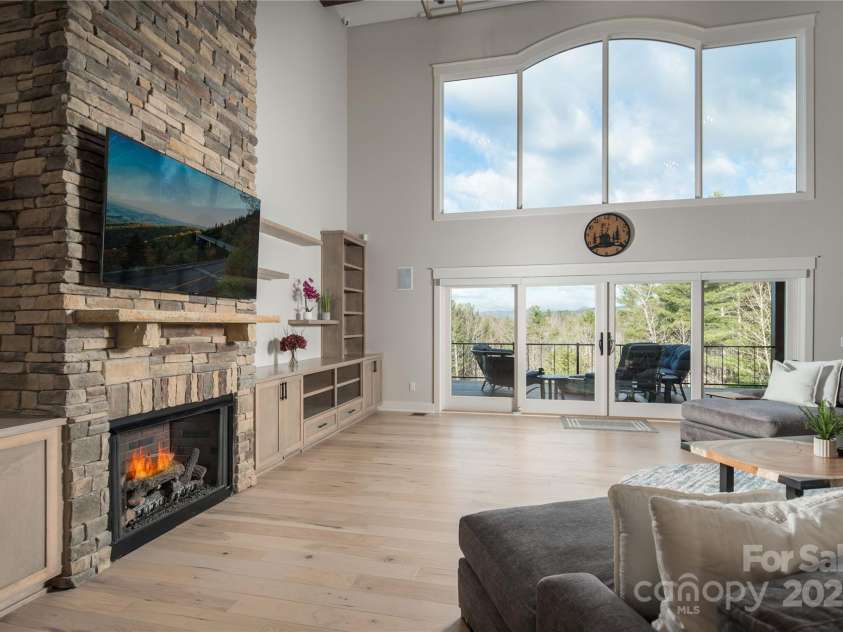 1555 Royal Lane, Lenoir, NC 28645.  MLS# CAR4243068, YatesRealty ID 13752. 