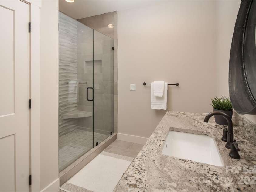 1555 Royal Lane, Lenoir, NC 28645.  MLS# CAR4243068, YatesRealty ID 13752. Full Bathroom Upstairs