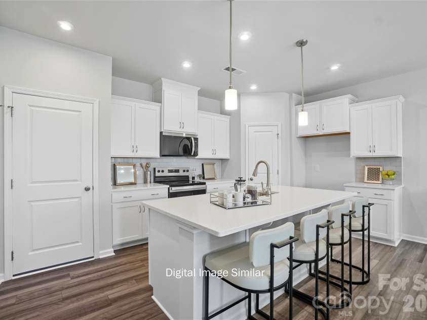 725 Flatiron Drive, Rock Hill, SC 29730.  MLS# CAR4358802, YatesRealty ID 13752. 