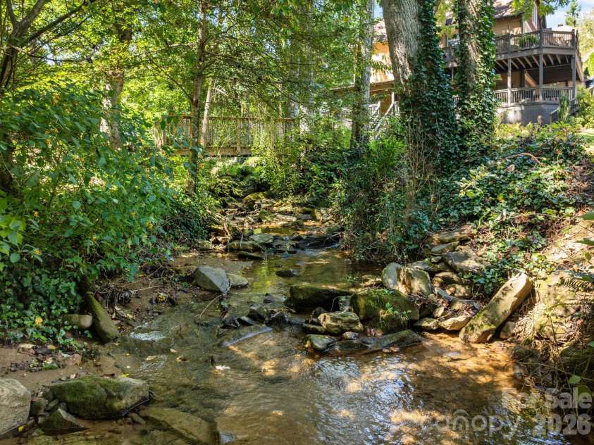 18 Oak Springs Drive, Arden, NC 28704.  MLS# CAR4416470, YatesRealty ID 13755. 
