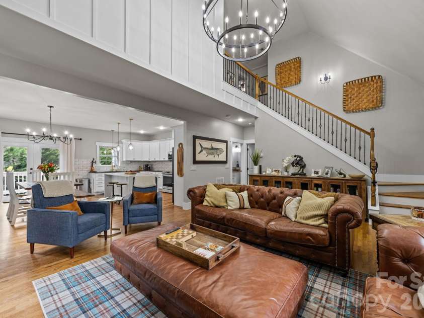 18 Oak Springs Drive, Arden, NC 28704.  MLS# CAR4416470, YatesRealty ID 13755. 