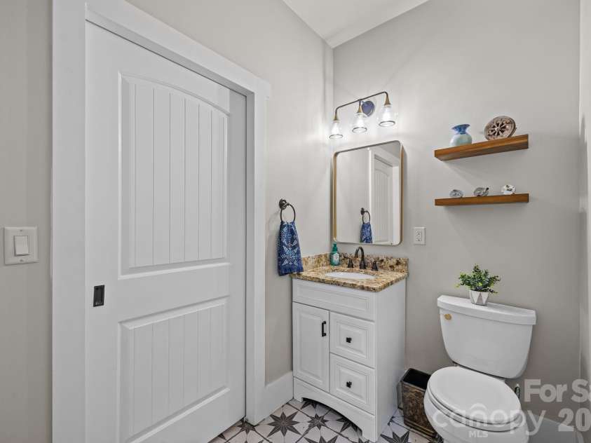 18 Oak Springs Drive, Arden, NC 28704.  MLS# CAR4416470, YatesRealty ID 13755. 