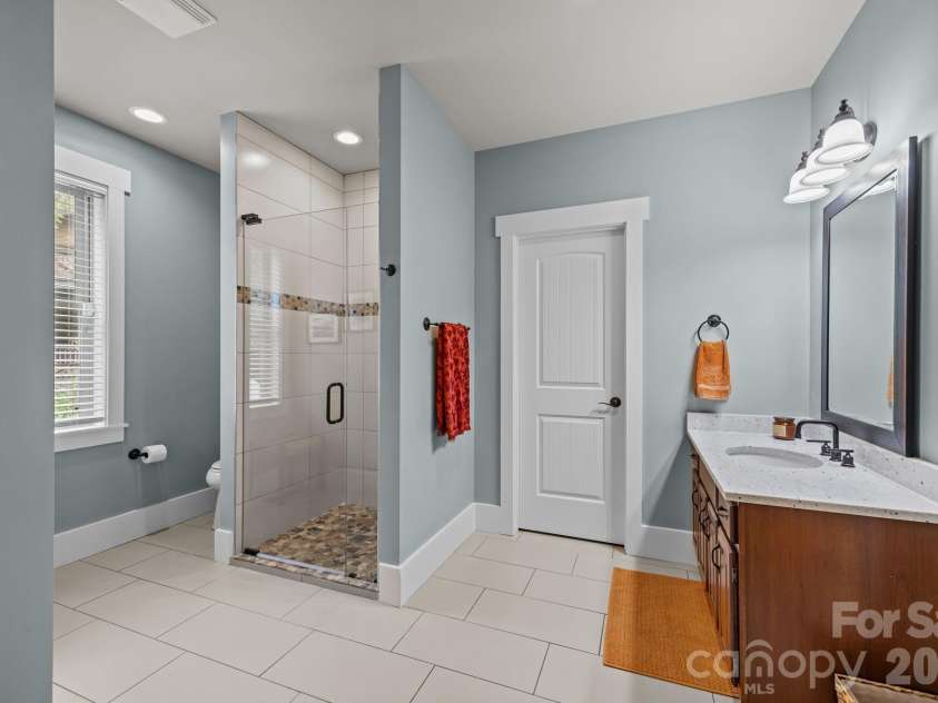 18 Oak Springs Drive, Arden, NC 28704.  MLS# CAR4416470, YatesRealty ID 13755. 