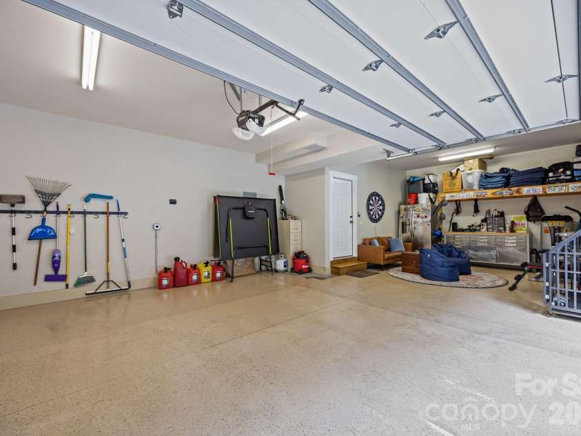 18 Oak Springs Drive, Arden, NC 28704.  MLS# CAR4416470, YatesRealty ID 13755. 