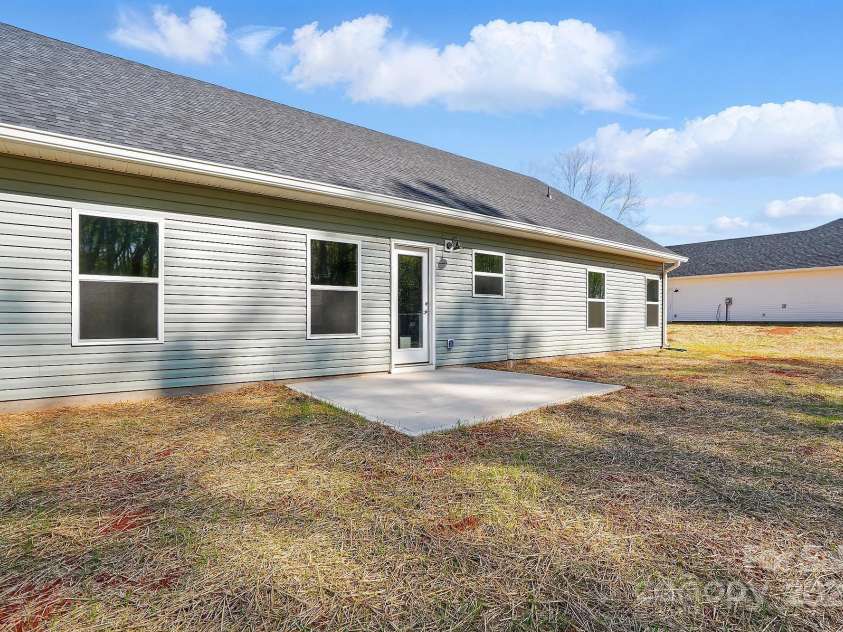 844 Westminster Drive, Statesville, NC 28677.  MLS# CAR4233794, YatesRealty ID 13755. 