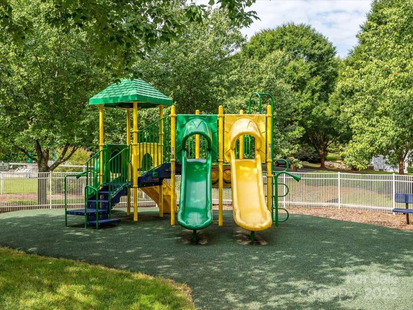 4743 Morning Dew Court, Charlotte, NC 28269.  MLS# CAR4244275, YatesRealty ID 13756. Community Playground