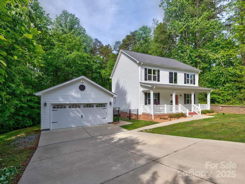 1904 Lark Lane, Stanley, NC 28164.  MLS# CAR4254410, YatesRealty ID 13757. 