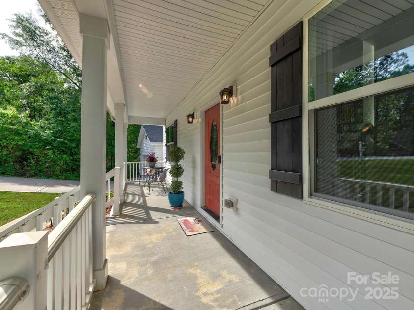 1904 Lark Lane, Stanley, NC 28164.  MLS# CAR4254410, YatesRealty ID 13757. 