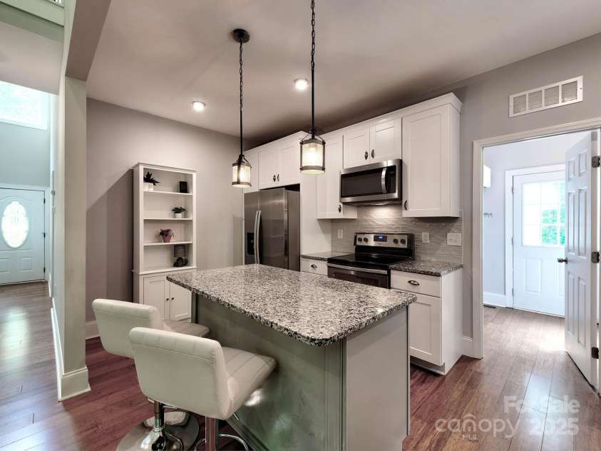 1904 Lark Lane, Stanley, NC 28164.  MLS# CAR4254410, YatesRealty ID 13757. 