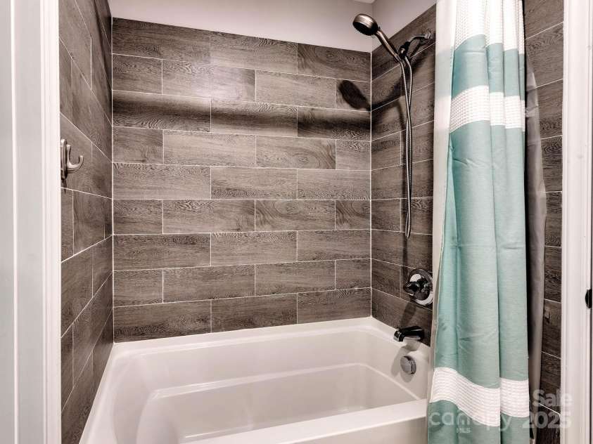 1904 Lark Lane, Stanley, NC 28164.  MLS# CAR4254410, YatesRealty ID 13757. 