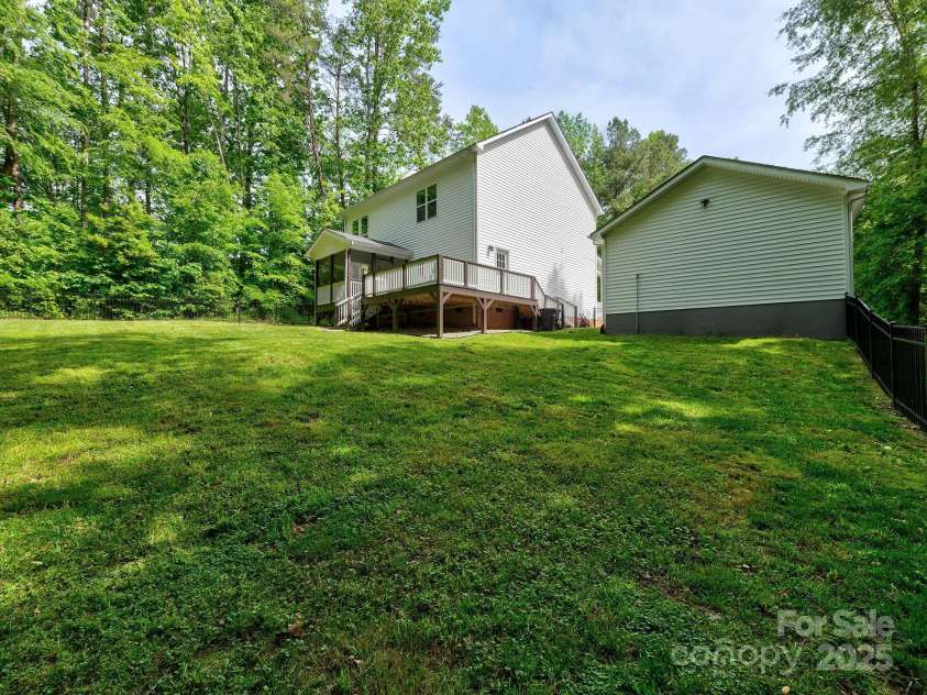 1904 Lark Lane, Stanley, NC 28164.  MLS# CAR4254410, YatesRealty ID 13757. 