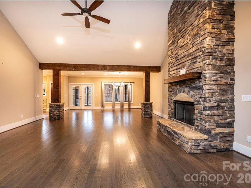 3911 13th Street, Hickory, NC 28601.  MLS# CAR4329122, YatesRealty ID 13757. 