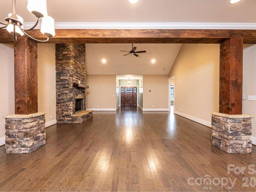 3911 13th Street, Hickory, NC 28601.  MLS# CAR4329122, YatesRealty ID 13757. 