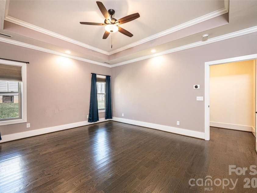 3911 13th Street, Hickory, NC 28601.  MLS# CAR4329122, YatesRealty ID 13757. 