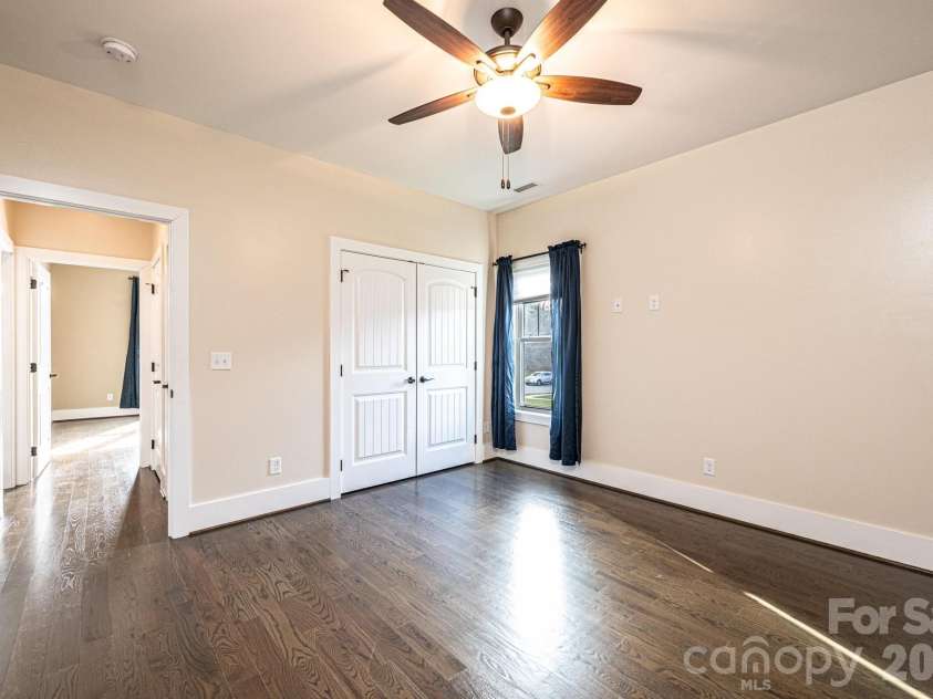 3911 13th Street, Hickory, NC 28601.  MLS# CAR4329122, YatesRealty ID 13757. 
