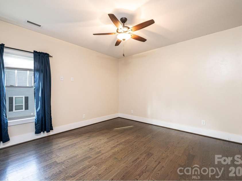 3911 13th Street, Hickory, NC 28601.  MLS# CAR4329122, YatesRealty ID 13757. 