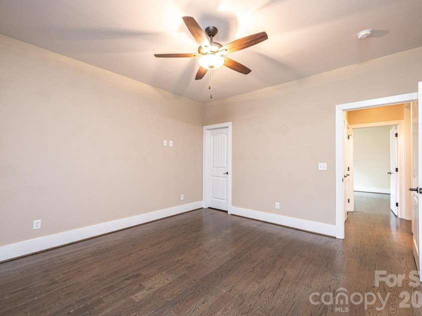 3911 13th Street, Hickory, NC 28601.  MLS# CAR4329122, YatesRealty ID 13757. 