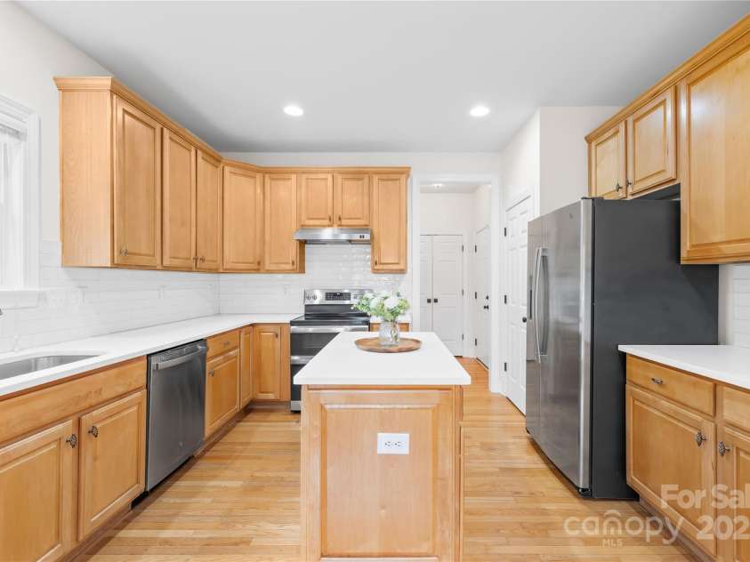 14500 Harvington Drive, Huntersville, NC 28078.  MLS# CAR4218123, YatesRealty ID 13758. 