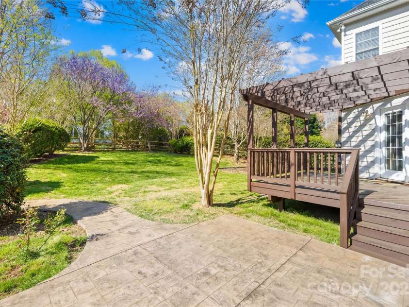14500 Harvington Drive, Huntersville, NC 28078.  MLS# CAR4218123, YatesRealty ID 13758. 