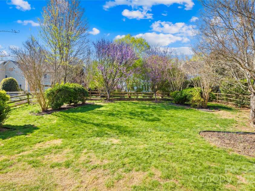 14500 Harvington Drive, Huntersville, NC 28078.  MLS# CAR4218123, YatesRealty ID 13758. 