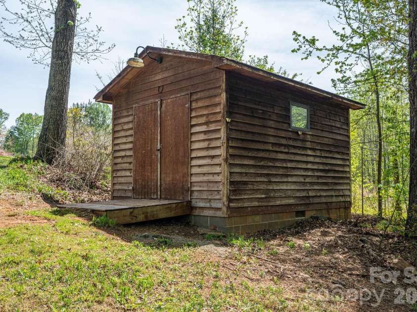 4703 Nc 16 Business Highway, Denver, NC 28037.  MLS# CAR4365461, YatesRealty ID 13759. 