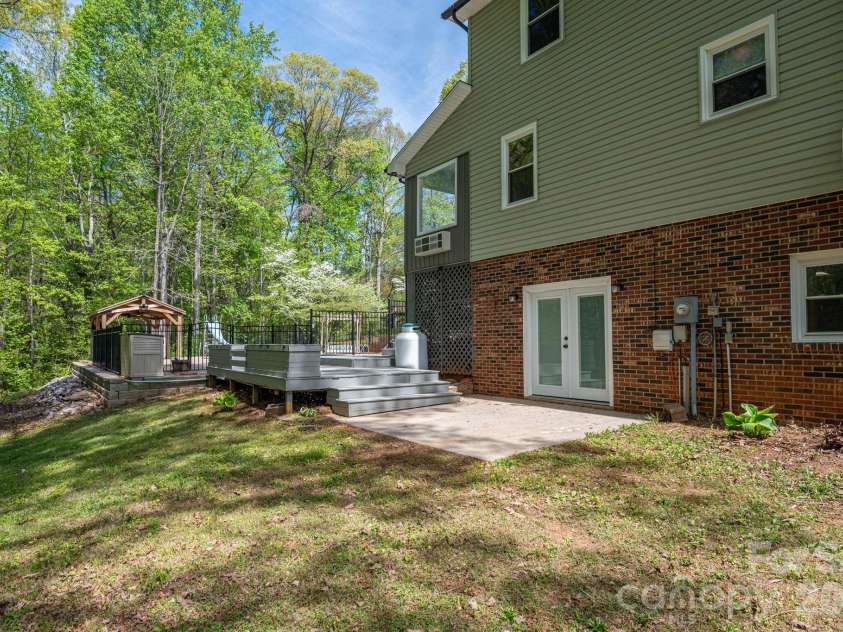 4703 Nc 16 Business Highway, Denver, NC 28037.  MLS# CAR4365461, YatesRealty ID 13759. 