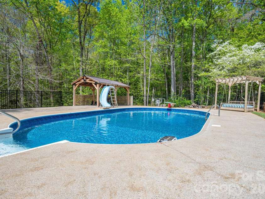 4703 Nc 16 Business Highway, Denver, NC 28037.  MLS# CAR4365461, YatesRealty ID 13759. 