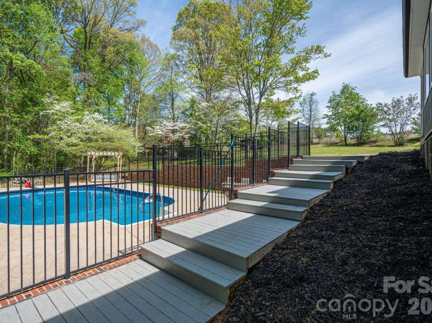 4703 Nc 16 Business Highway, Denver, NC 28037.  MLS# CAR4365461, YatesRealty ID 13759. 