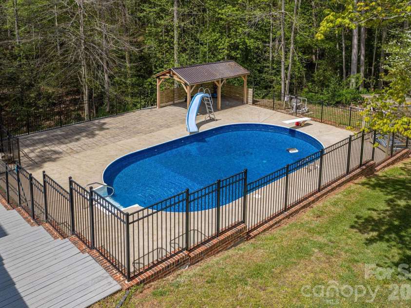 4703 Nc 16 Business Highway, Denver, NC 28037.  MLS# CAR4365461, YatesRealty ID 13759. 