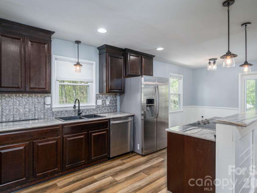 4703 Nc 16 Business Highway, Denver, NC 28037.  MLS# CAR4365461, YatesRealty ID 13759. 